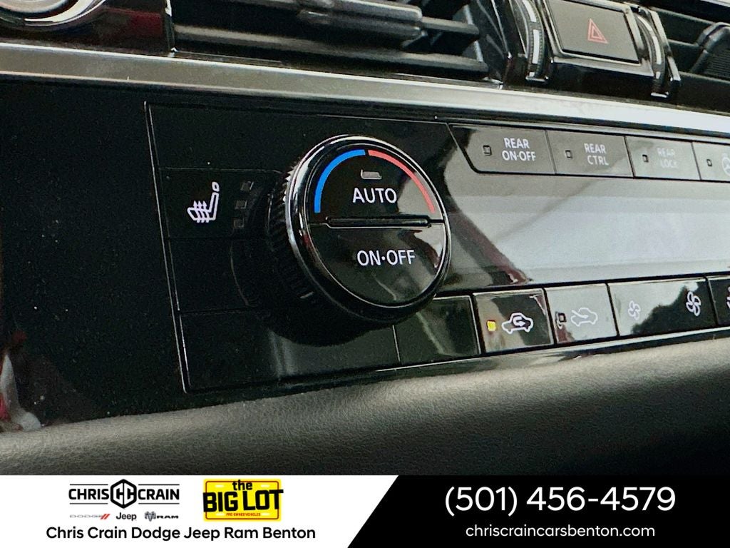 2024 Nissan Pathfinder SL FWD