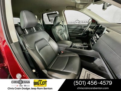 2023 Nissan Pathfinder SL 4WD