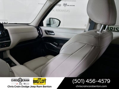 2025 Nissan Pathfinder SL 4WD