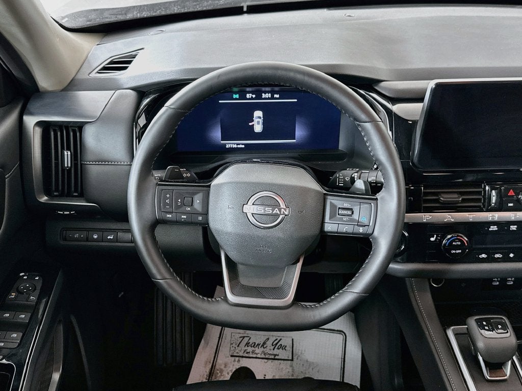 2026 Nissan Pathfinder SL