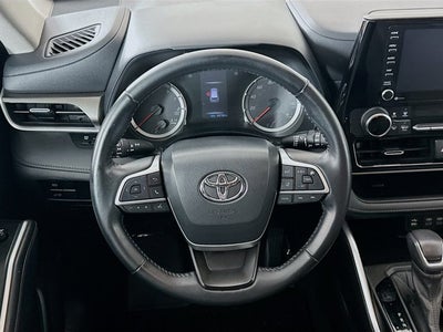 2022 Toyota Highlander LE