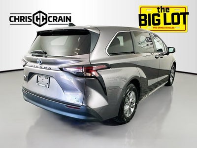 2024 Toyota Sienna LE