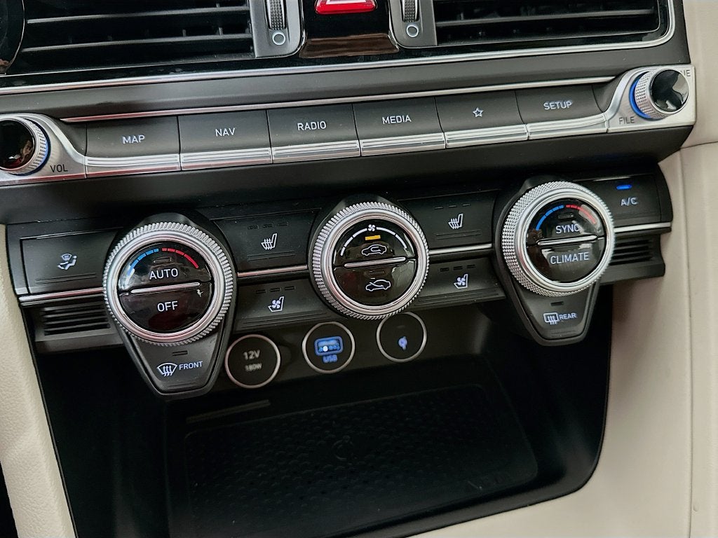 2023 Genesis G70 2.0T RWD