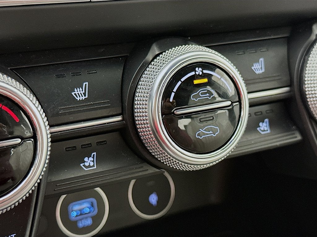 2023 Genesis G70 2.0T RWD