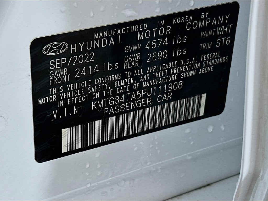 2023 Genesis G70 2.0T RWD