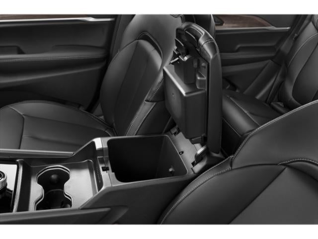 2027 Jeep Grand Cherokee Laredo Altitude