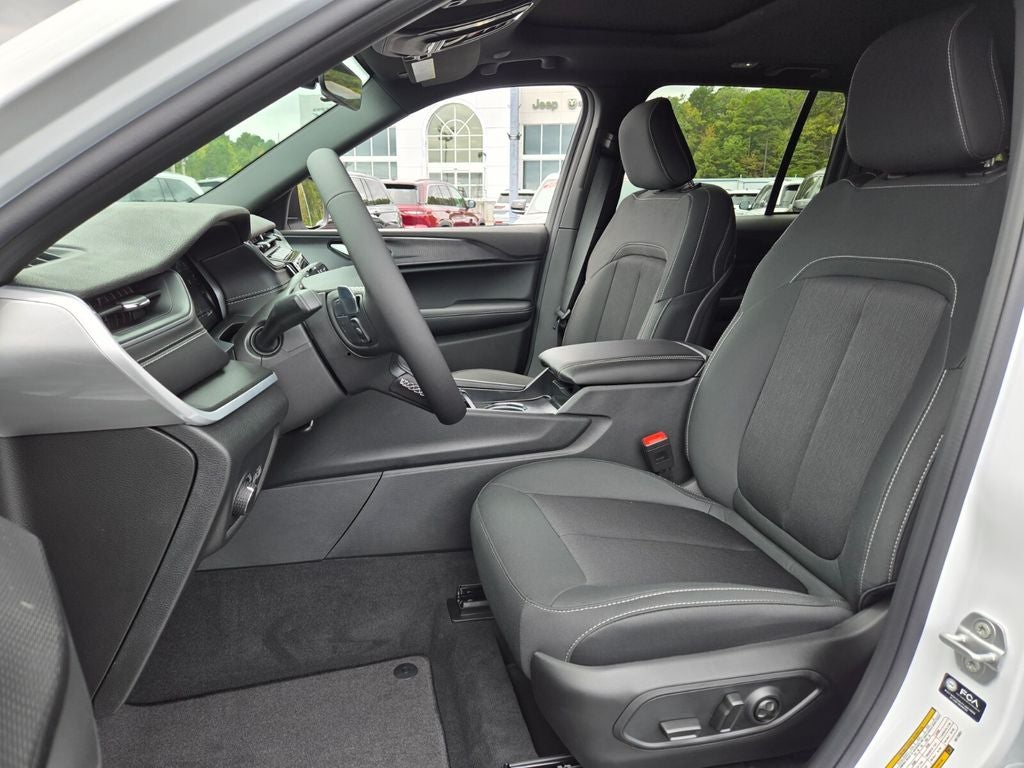 2025 Jeep Grand Cherokee GRAND CHEROKEE LAREDO X 4X2