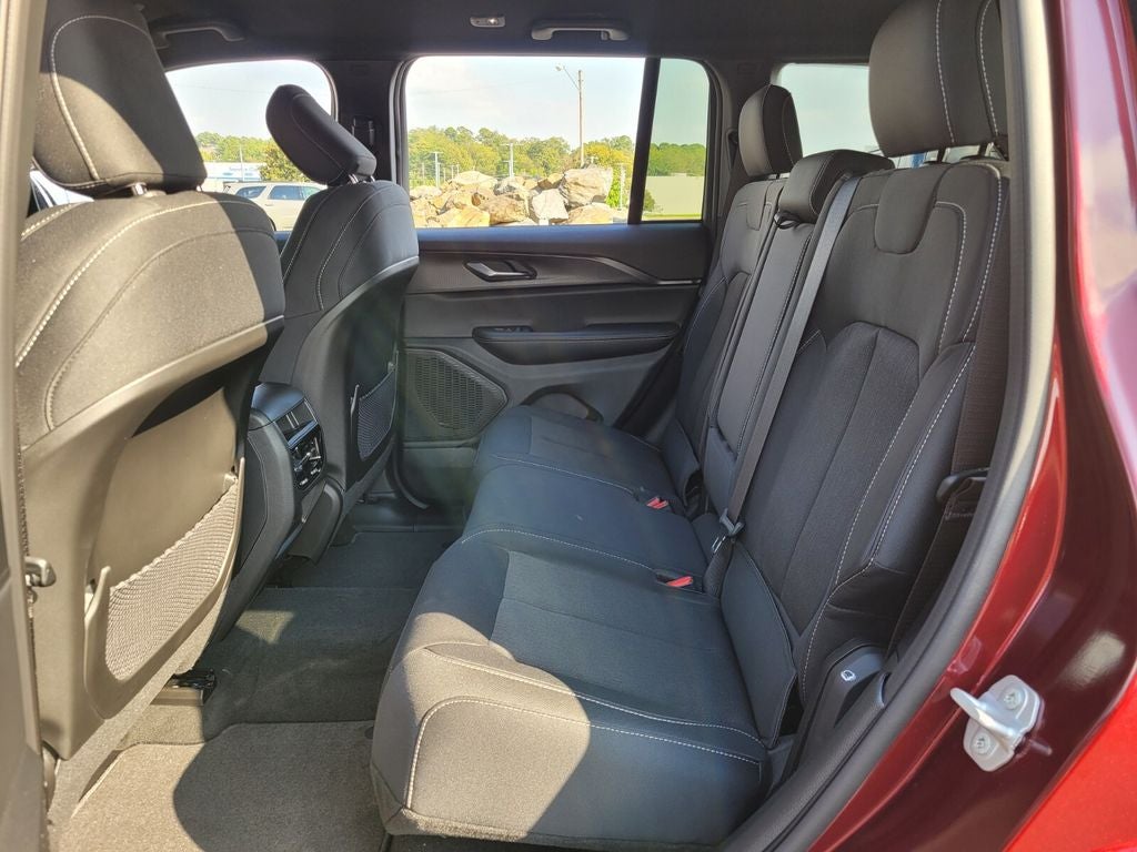 2025 Jeep Grand Cherokee GRAND CHEROKEE LAREDO 4X2