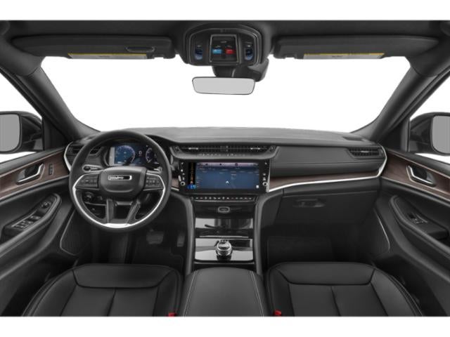 2027 Jeep Grand Cherokee GRAND CHEROKEE LAREDO ALTITUDE 4X2