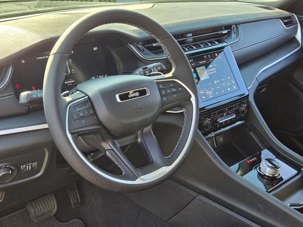 2025 Jeep Grand Cherokee GRAND CHEROKEE LAREDO X 4X4