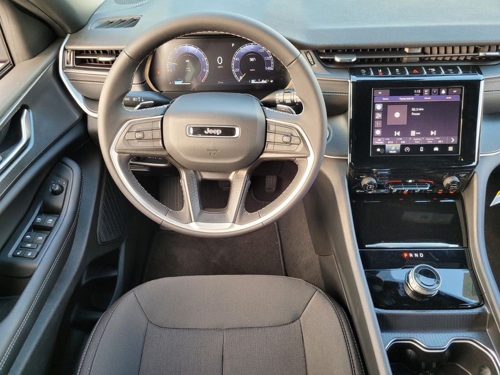 2025 Jeep Grand Cherokee GRAND CHEROKEE LAREDO X 4X4