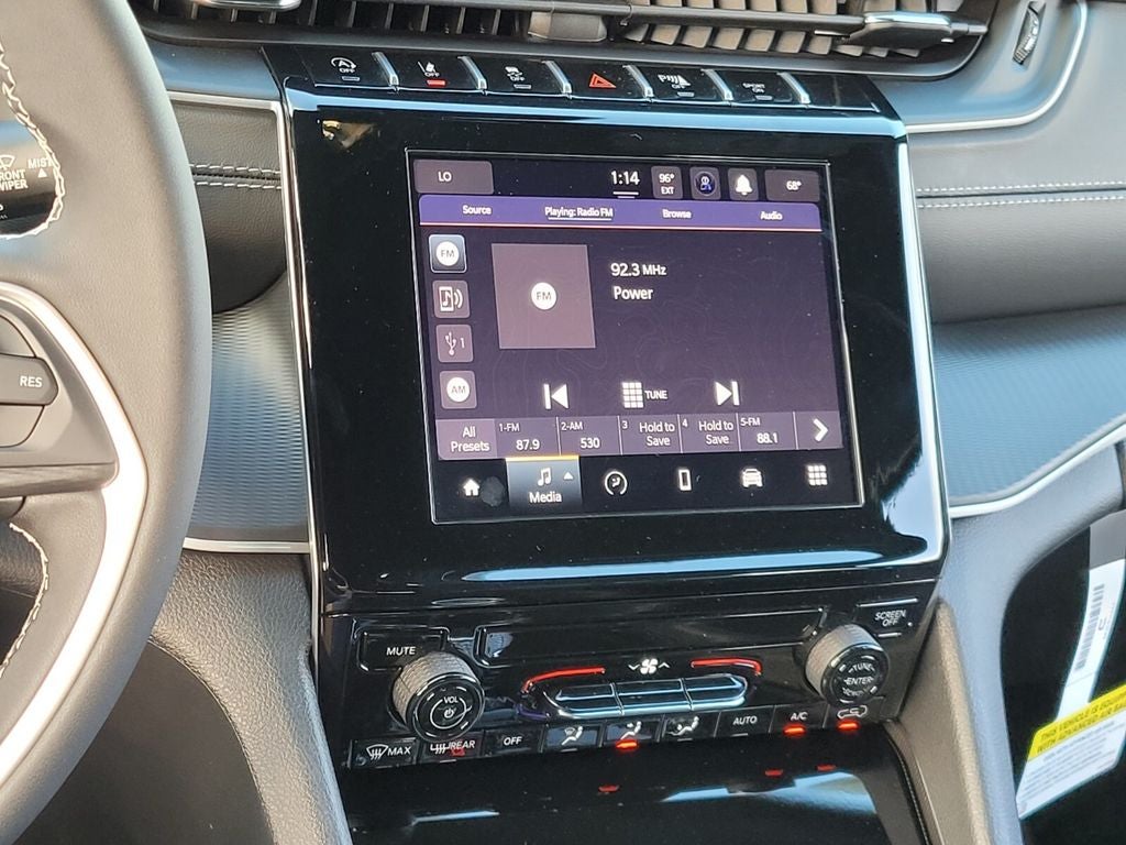 2025 Jeep Grand Cherokee GRAND CHEROKEE LAREDO X 4X4