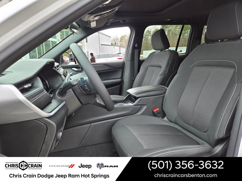 2025 Jeep Grand Cherokee Laredo X 4x4