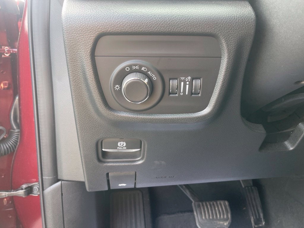 2025 Jeep Grand Cherokee Laredo X 4x4