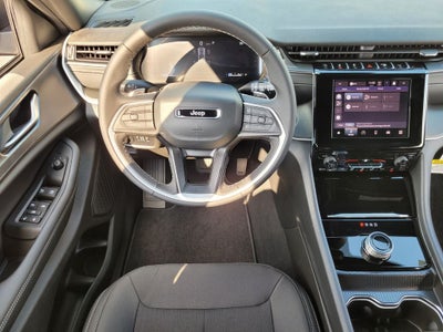 2025 Jeep Grand Cherokee GRAND CHEROKEE LAREDO X 4X4