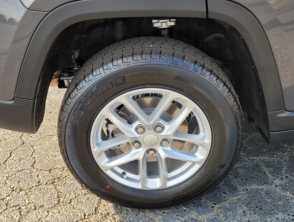 2025 Jeep Grand Cherokee GRAND CHEROKEE LAREDO X 4X4