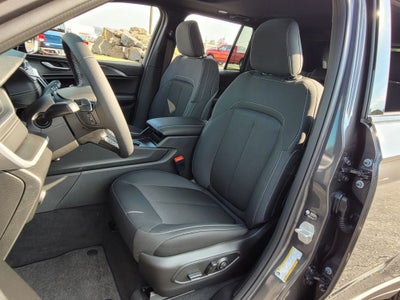 2025 Jeep Grand Cherokee GRAND CHEROKEE LAREDO X 4X4