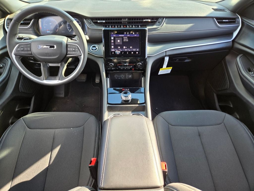 2025 Jeep Grand Cherokee GRAND CHEROKEE LAREDO X 4X4