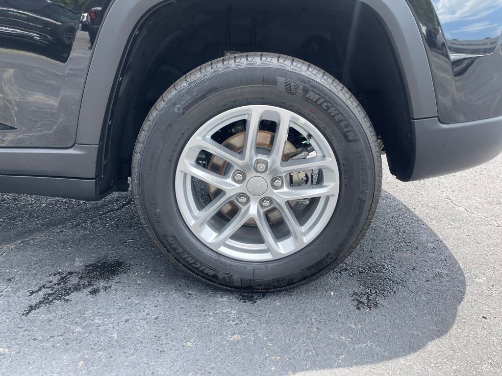 2026 Jeep Grand Cherokee GRAND CHEROKEE LAREDO 4X4