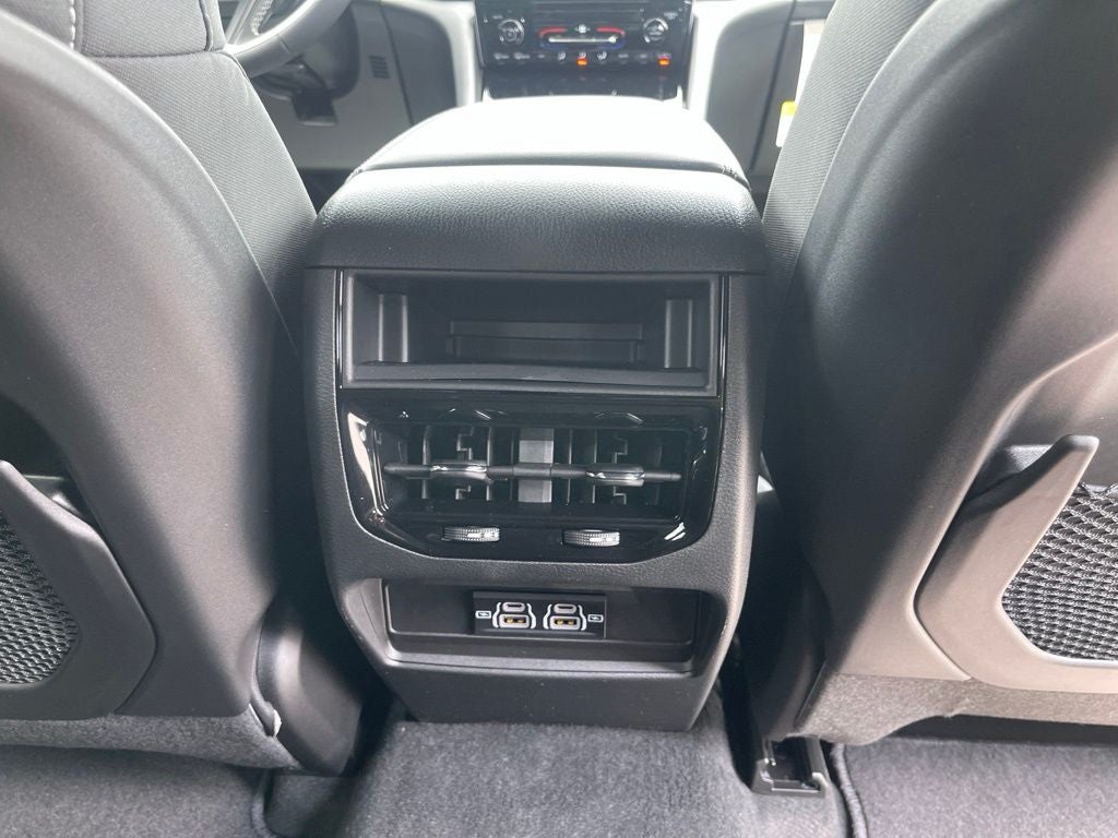 2026 Jeep Grand Cherokee GRAND CHEROKEE LAREDO 4X4