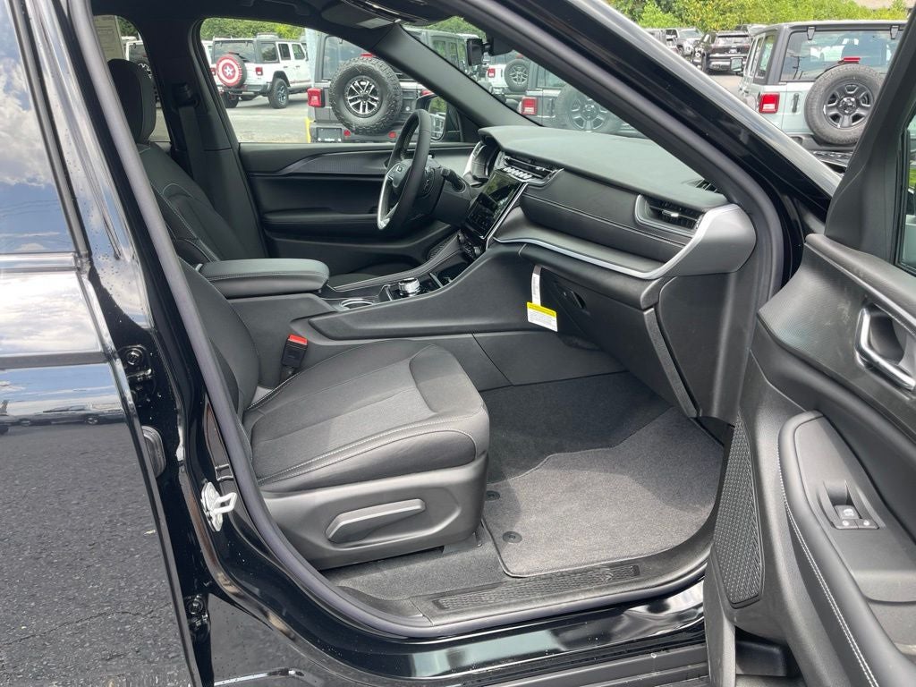 2026 Jeep Grand Cherokee GRAND CHEROKEE LAREDO 4X4