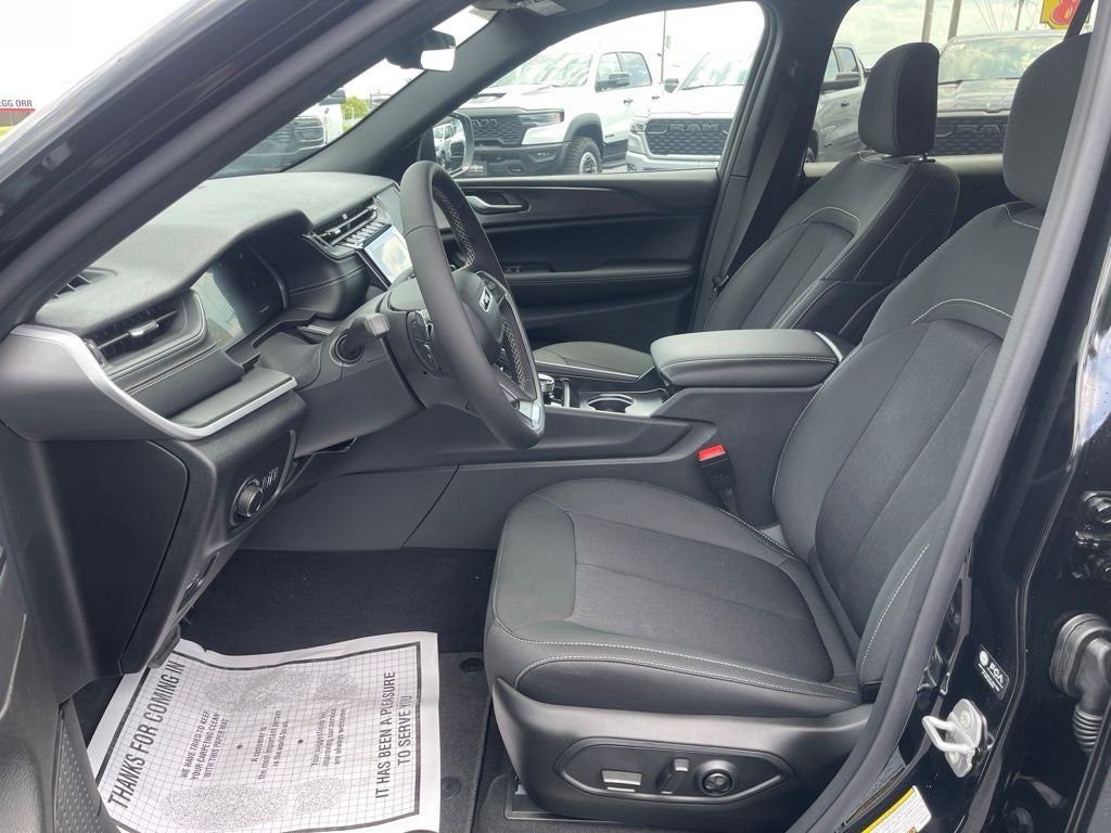 2026 Jeep Grand Cherokee GRAND CHEROKEE LAREDO 4X4