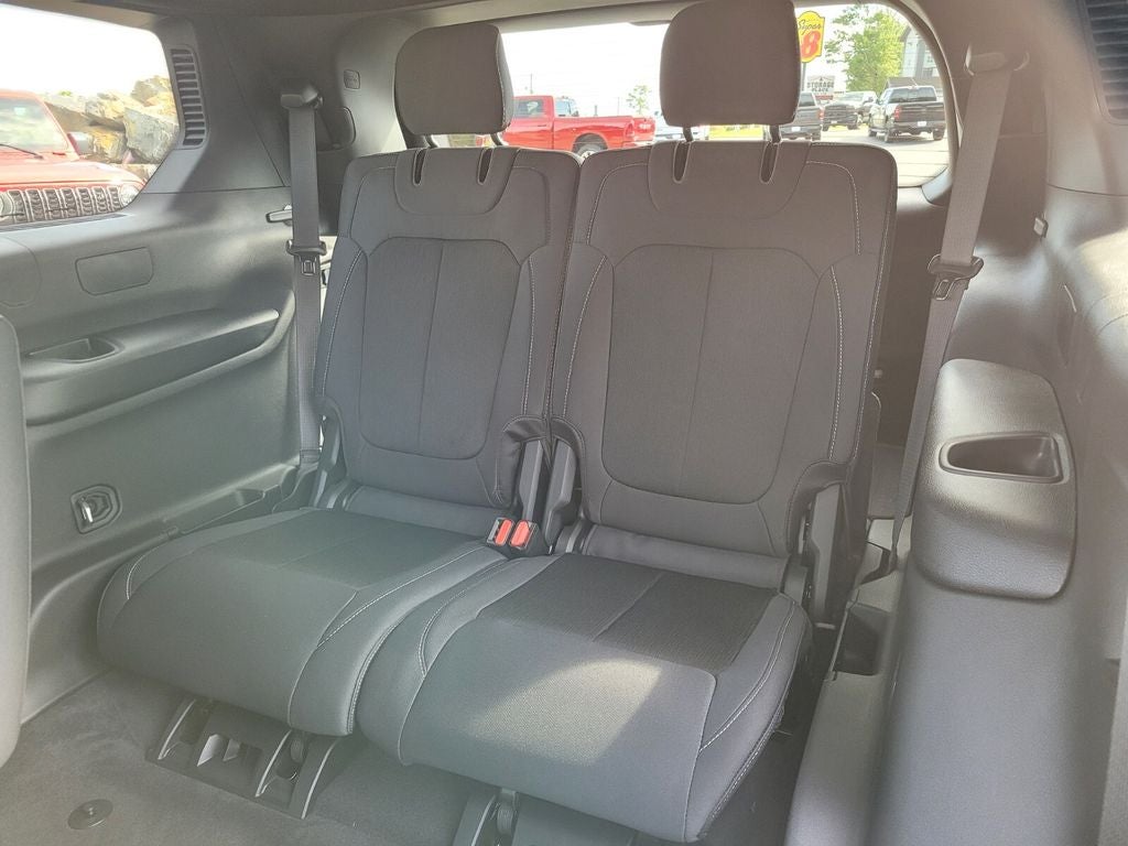 2025 Jeep Grand Cherokee GRAND CHEROKEE L LAREDO 4X2