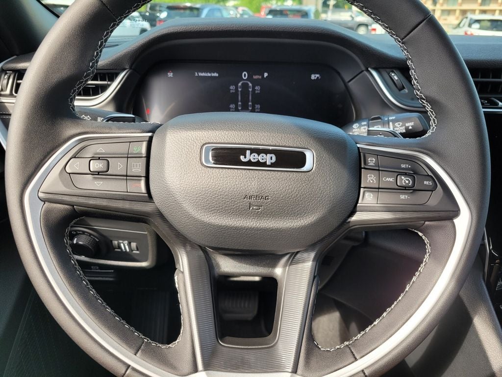 2025 Jeep Grand Cherokee GRAND CHEROKEE L LAREDO 4X2