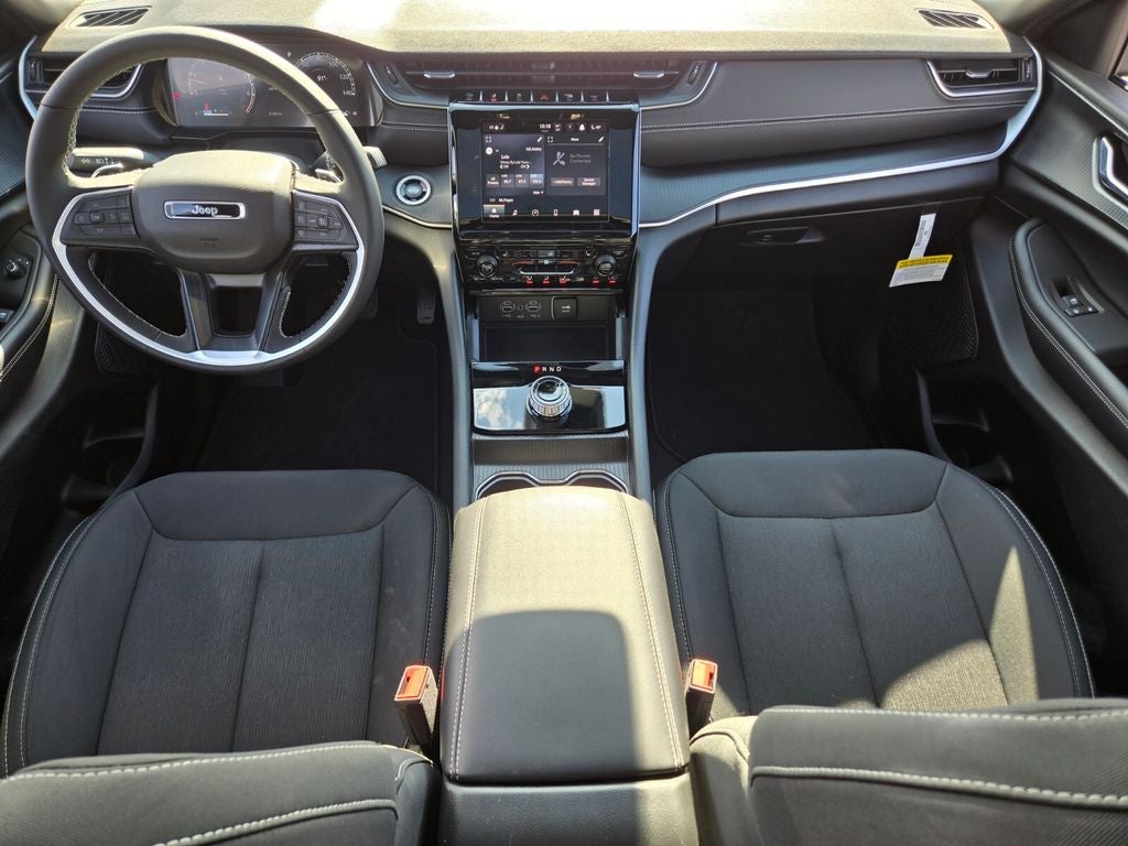 2025 Jeep Grand Cherokee GRAND CHEROKEE L LAREDO X 4X4