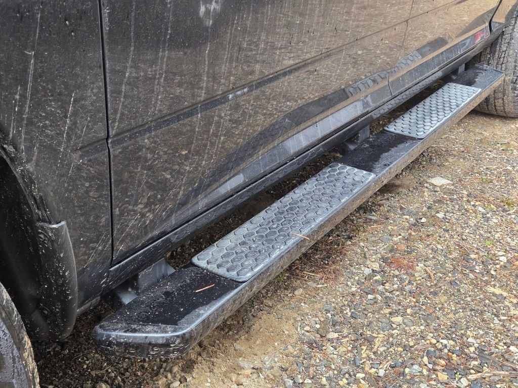 2017 RAM 1500 Night Crew Cab 4x4 5'7' Box