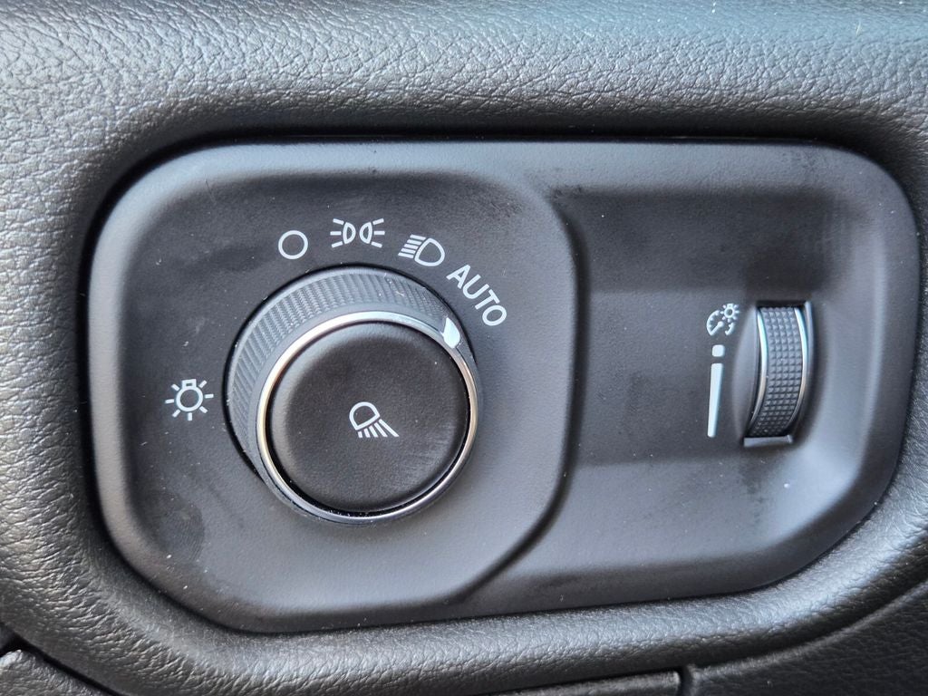 2026 RAM Ram 1500 RAM 1500 TRADESMAN QUAD CAB 4X4 6'4' BOX