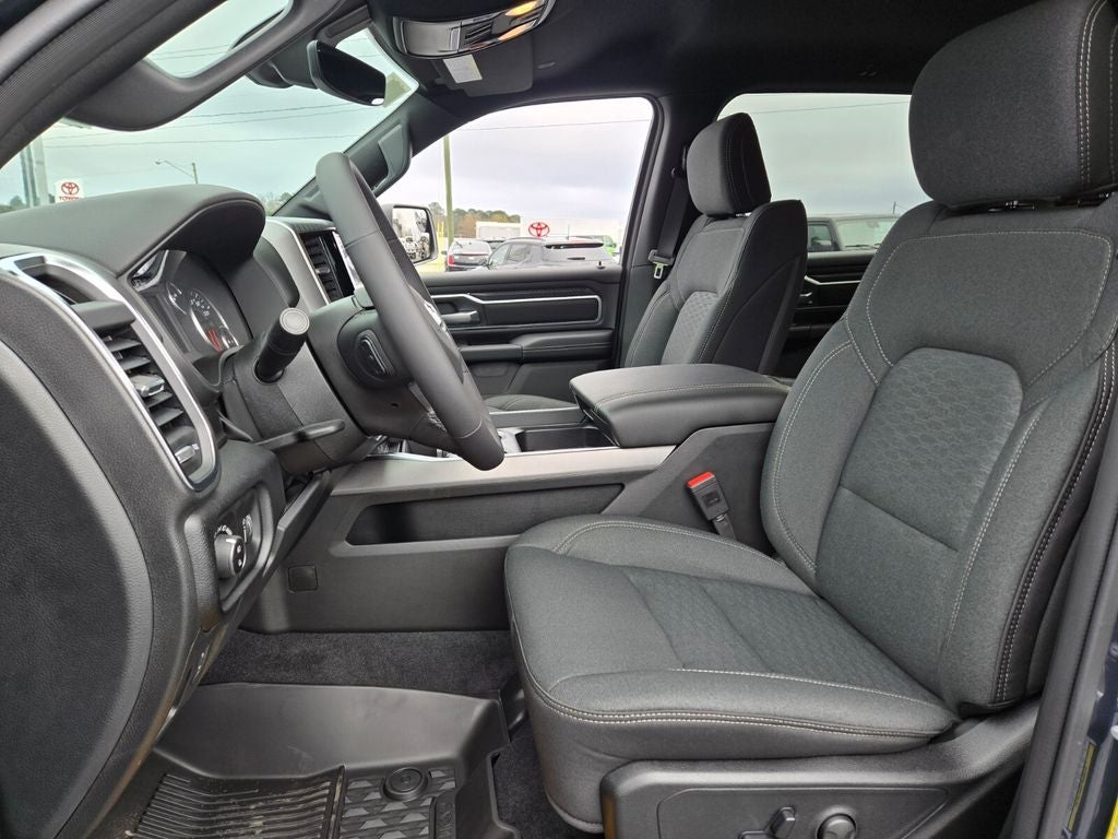 2025 RAM Ram 1500 RAM 1500 BIG HORN CREW CAB 4X4 5'7' BOX