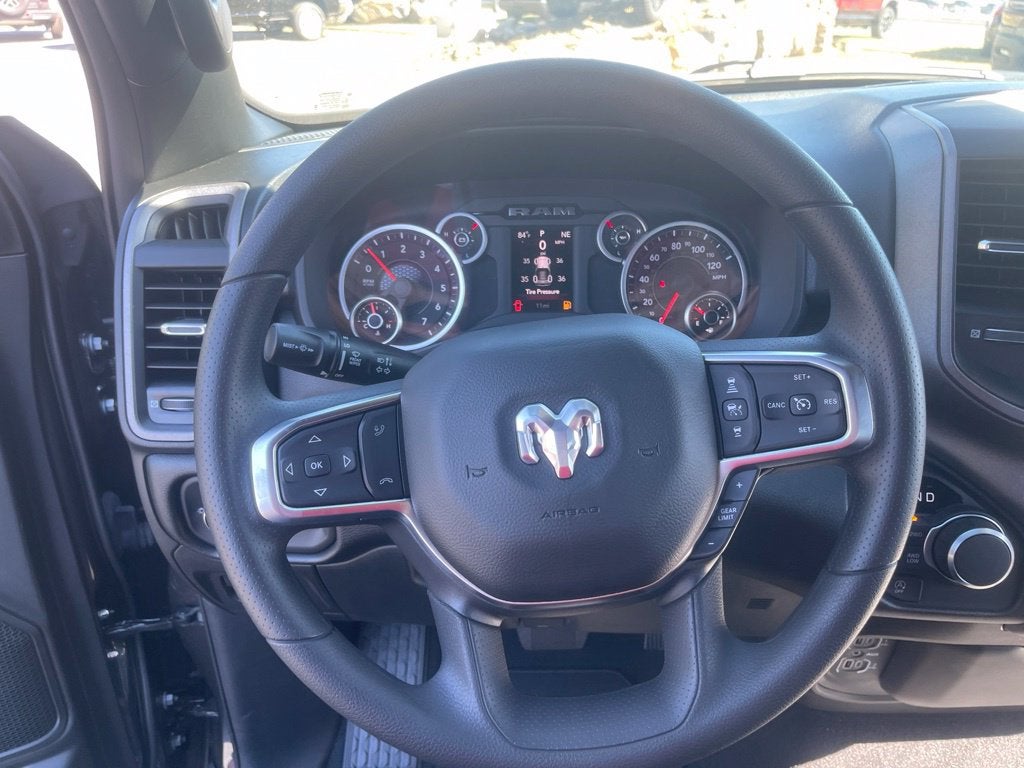 2026 RAM Ram 1500 RAM 1500 TRADESMAN QUAD CAB 4X4 6'4' BOX