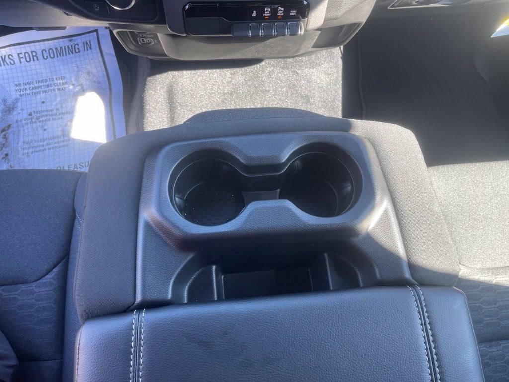 2026 RAM Ram 1500 RAM 1500 TRADESMAN QUAD CAB 4X4 6'4' BOX
