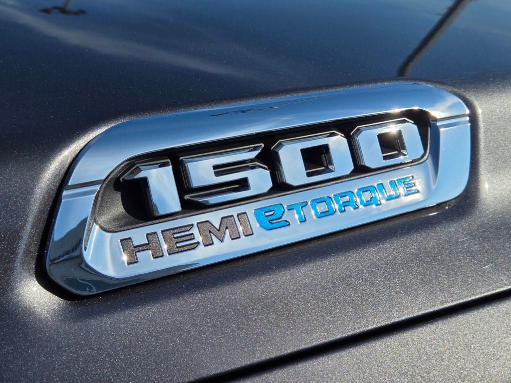 2022 RAM 1500 Big Horn Crew Cab 4x4 5'7' Box