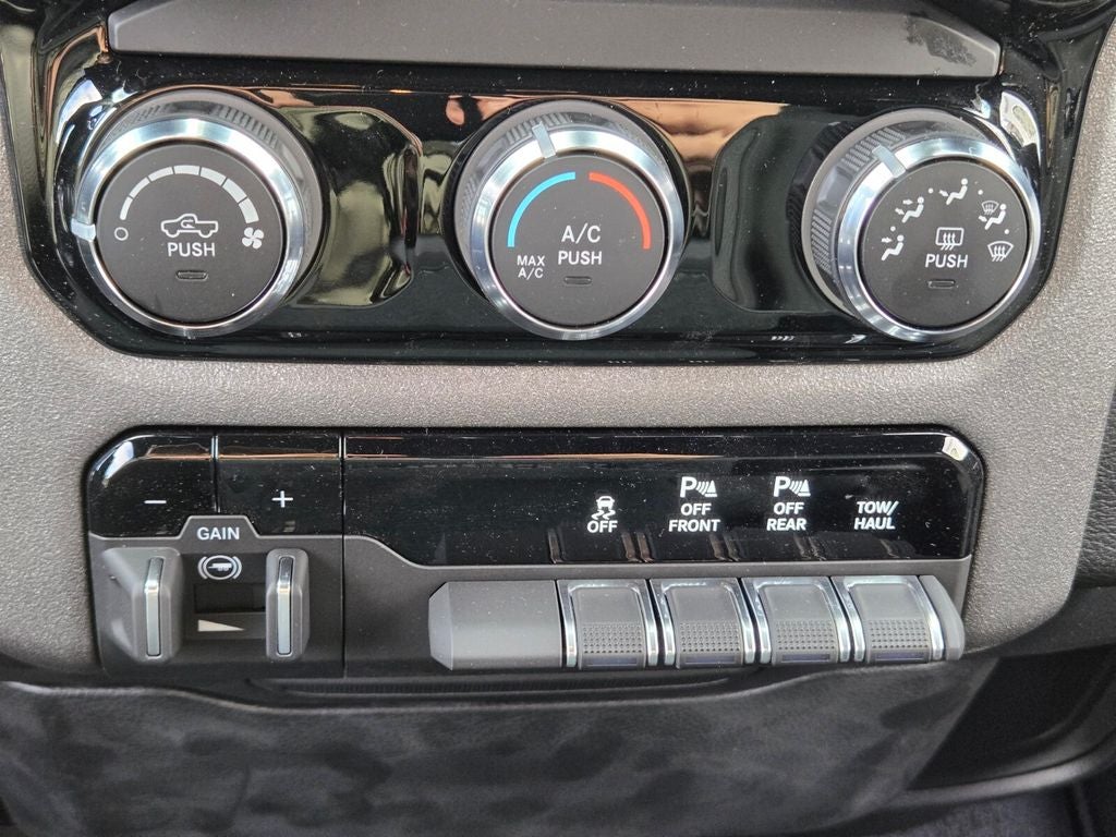 2026 RAM Ram 1500 RAM 1500 TRADESMAN CREW CAB 4X4 5'7' BOX