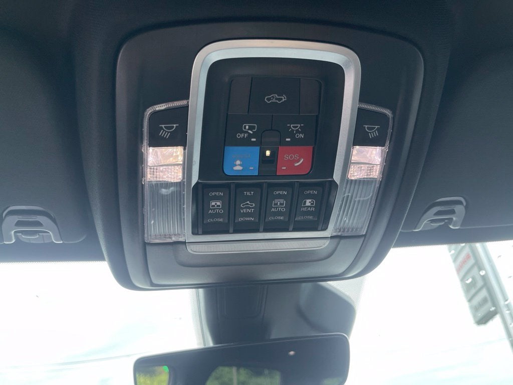 2025 RAM 1500 Limited Crew Cab 4x4 5'7' Box