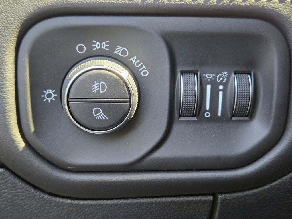 2026 RAM Ram 1500 RAM 1500 LIMITED CREW CAB 4X4 5'7' BOX
