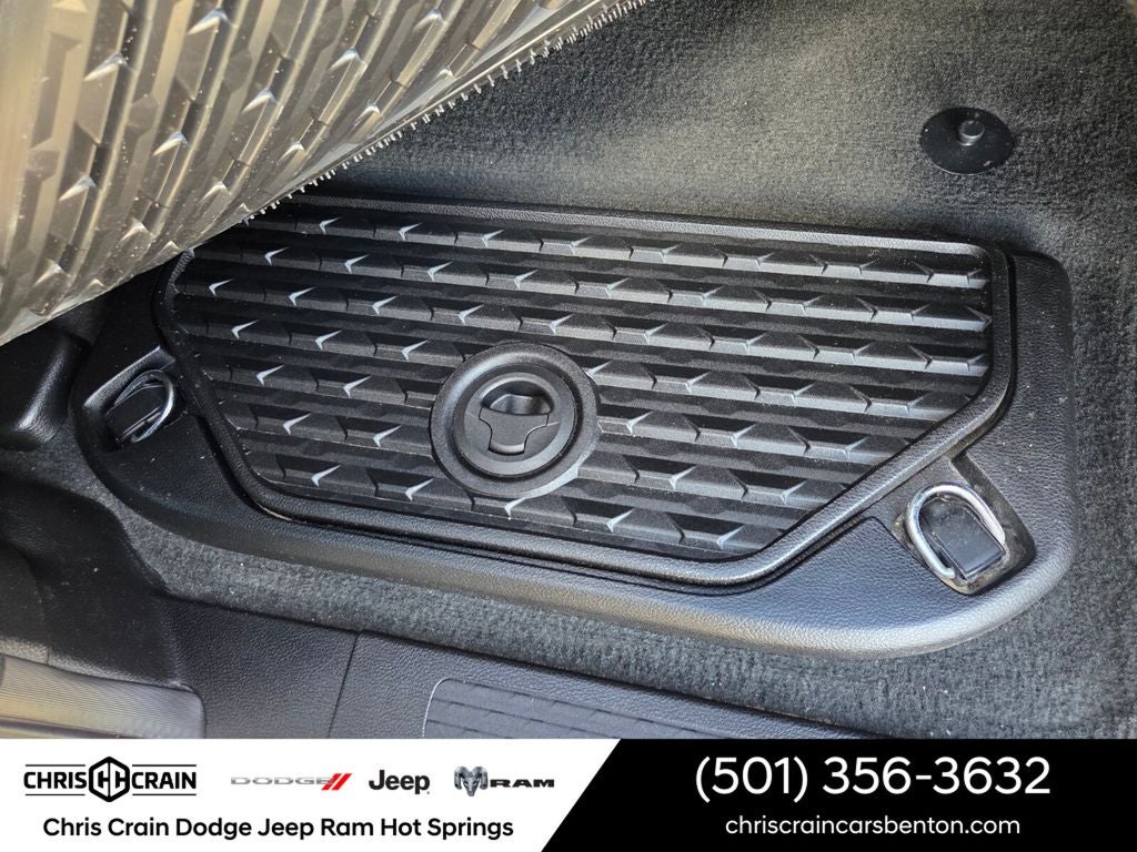 2023 RAM 1500 Tradesman Crew Cab 4x4 6'4' Box