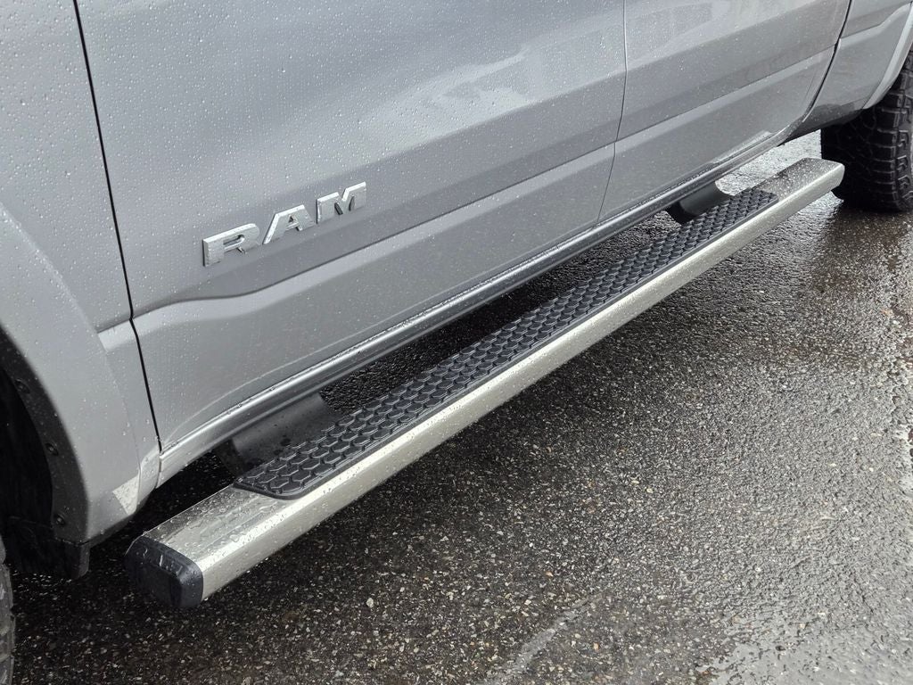 2022 RAM 1500 Laramie Crew Cab 4x4 6'4' Box