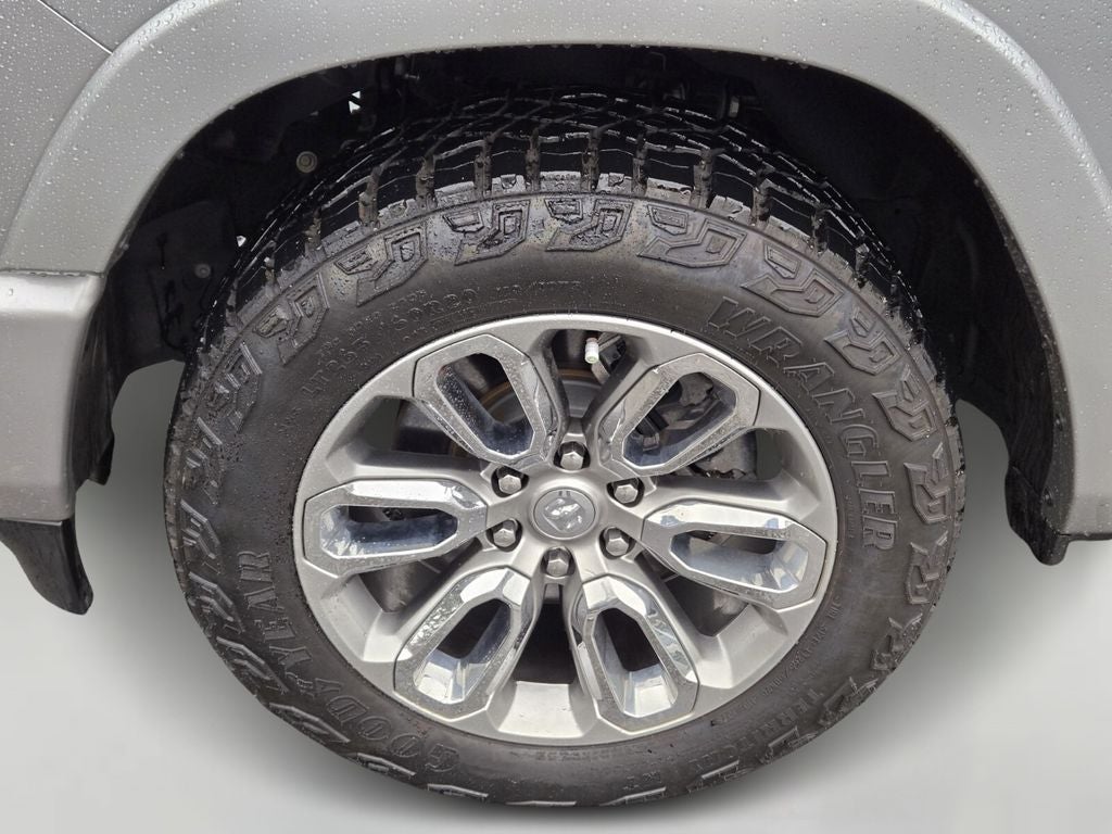 2022 RAM 1500 Laramie Crew Cab 4x4 6'4' Box