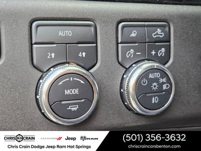 2025 GMC Sierra 1500 4WD Crew Cab Short Box SLT