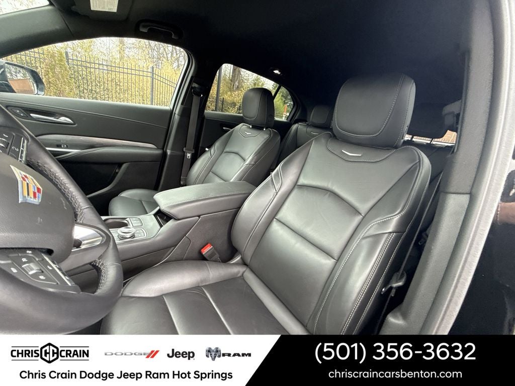 2025 Cadillac XT4 FWD Premium Luxury