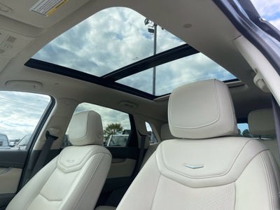 2022 Cadillac XT5 FWD Premium Luxury