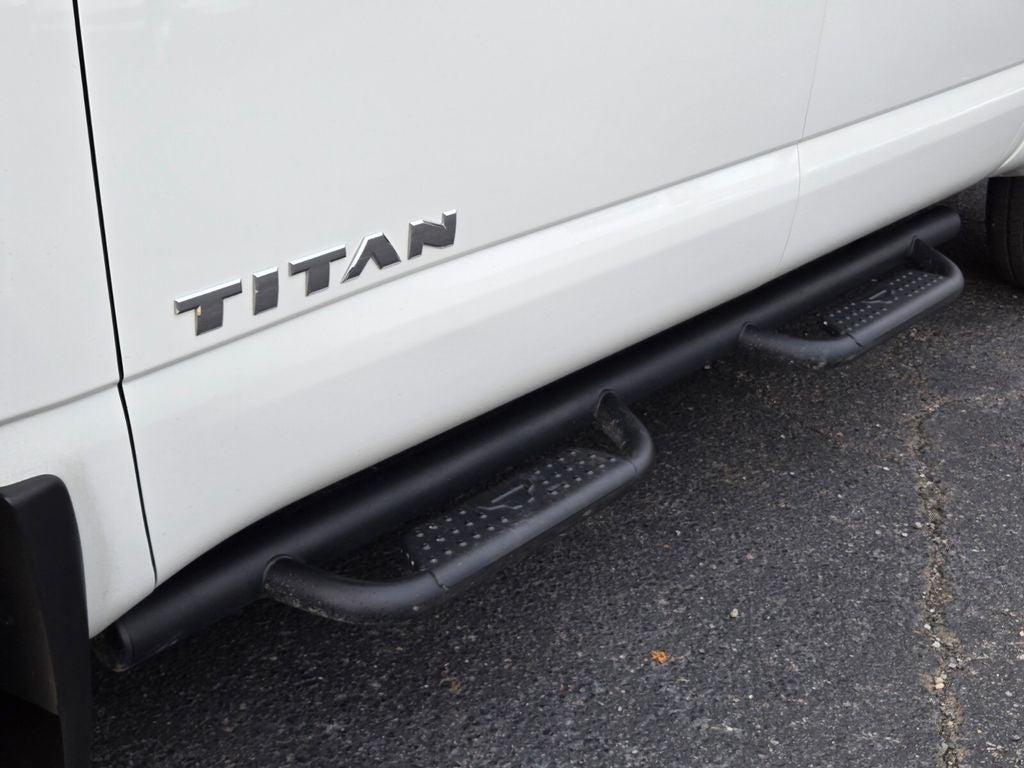 2024 Nissan TITAN Crew Cab SV 4x2
