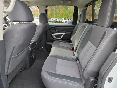 2024 Nissan TITAN Crew Cab SV 4x2