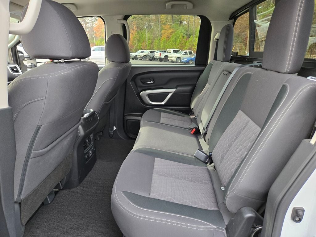 2024 Nissan TITAN Crew Cab SV 4x2