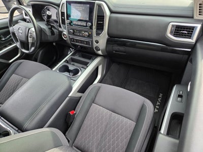 2024 Nissan TITAN Crew Cab SV 4x2