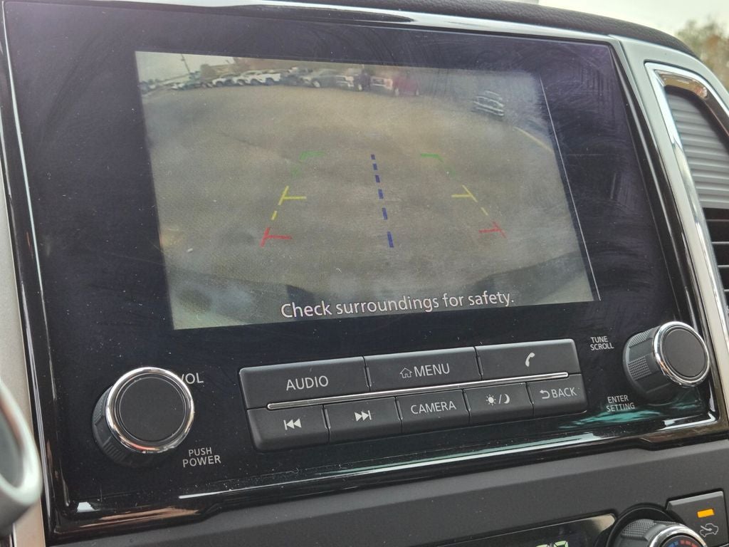 2024 Nissan TITAN Crew Cab SV 4x2