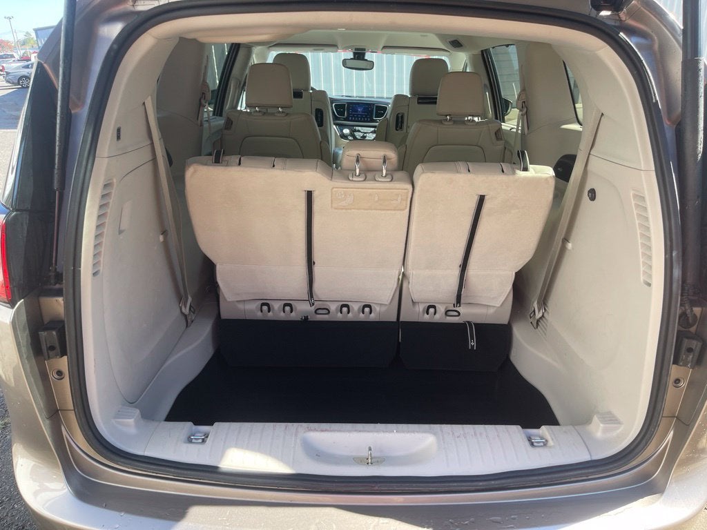 2017 Chrysler Pacifica Touring-L Plus